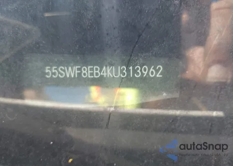 2019 Mercedes-Benz C 300 4Matic z USA, uszkodzony, nr VIN 55SWF8EB4KU313962